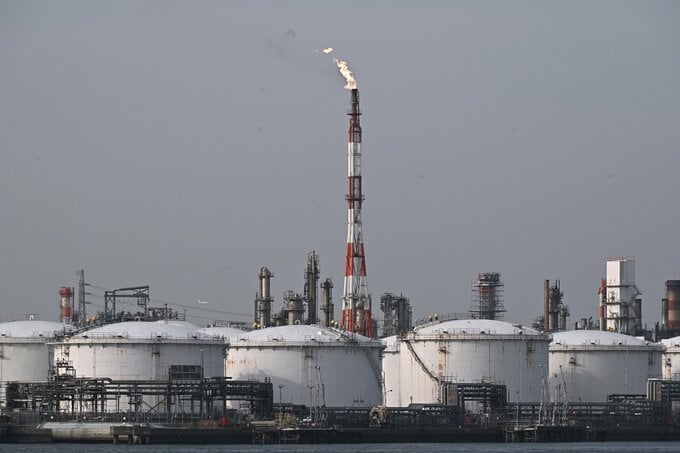 ブレント原油5.2%急落、ホルムズ再開で米・イランの合意近いとの報で
