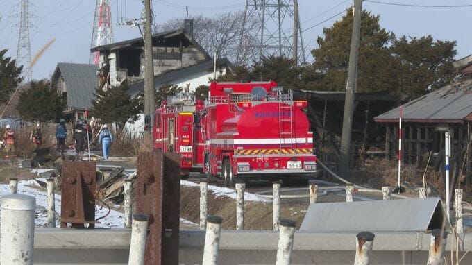 「火柱が見える」住宅全焼、2階から年代性別不明の遺体　ひとり暮らしの男性と連絡取れず　北海道恵庭市　|　北海道のニュース｜HBC北海道放送