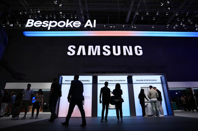 サムスン電子株、AI半導体期待で最高値目前－メモリー事業も支え