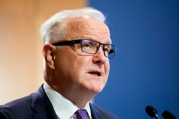 ECBレーン氏、インフレ率に過度な減速リスク－株価の調整に警戒を