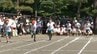 段ボール箱に隠れた上級生を見つけて走る　盛岡・杜陵小は青空の下ユニークな競技　岩手県内公立小で運動会ピーク　|　IBC NEWS | IBC岩手放送