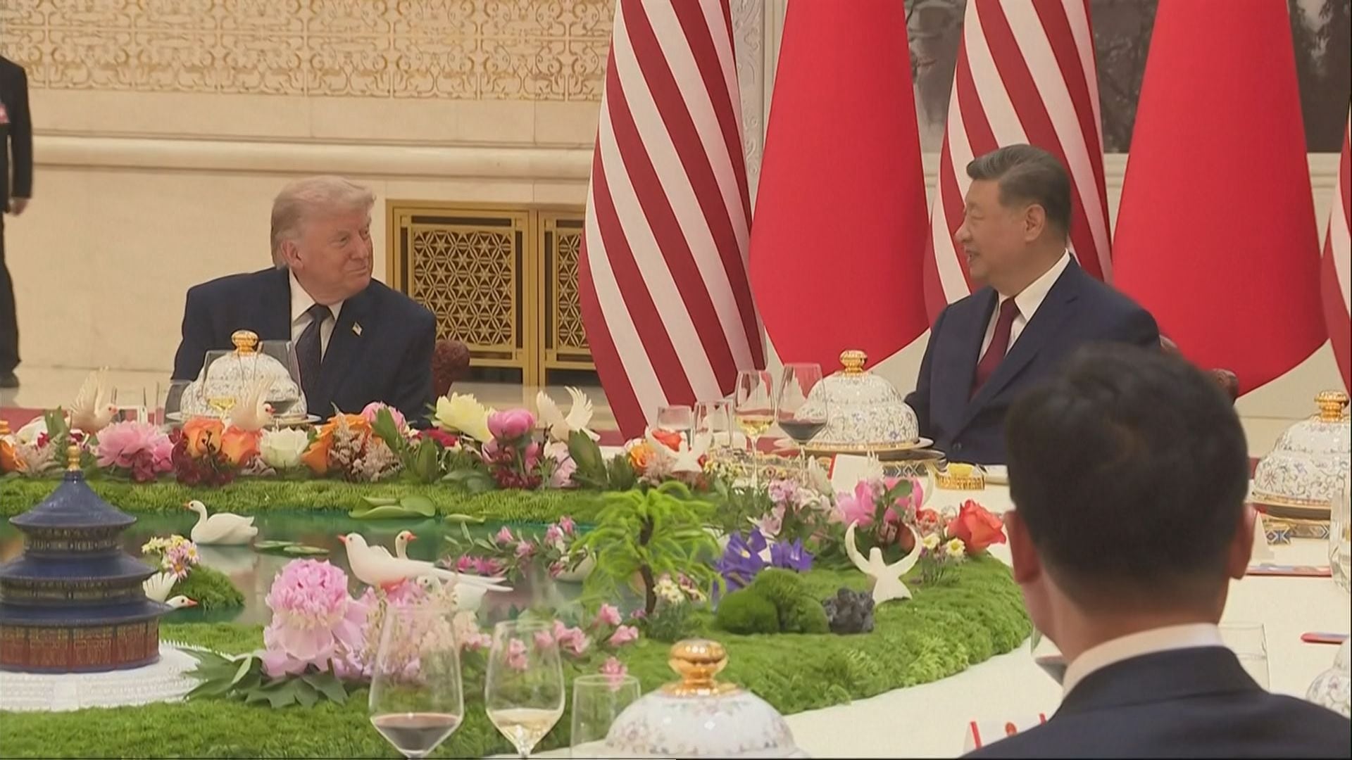 速報】トランプ大統領訪中 習主席主催の晩さん会始まる 「テスラ