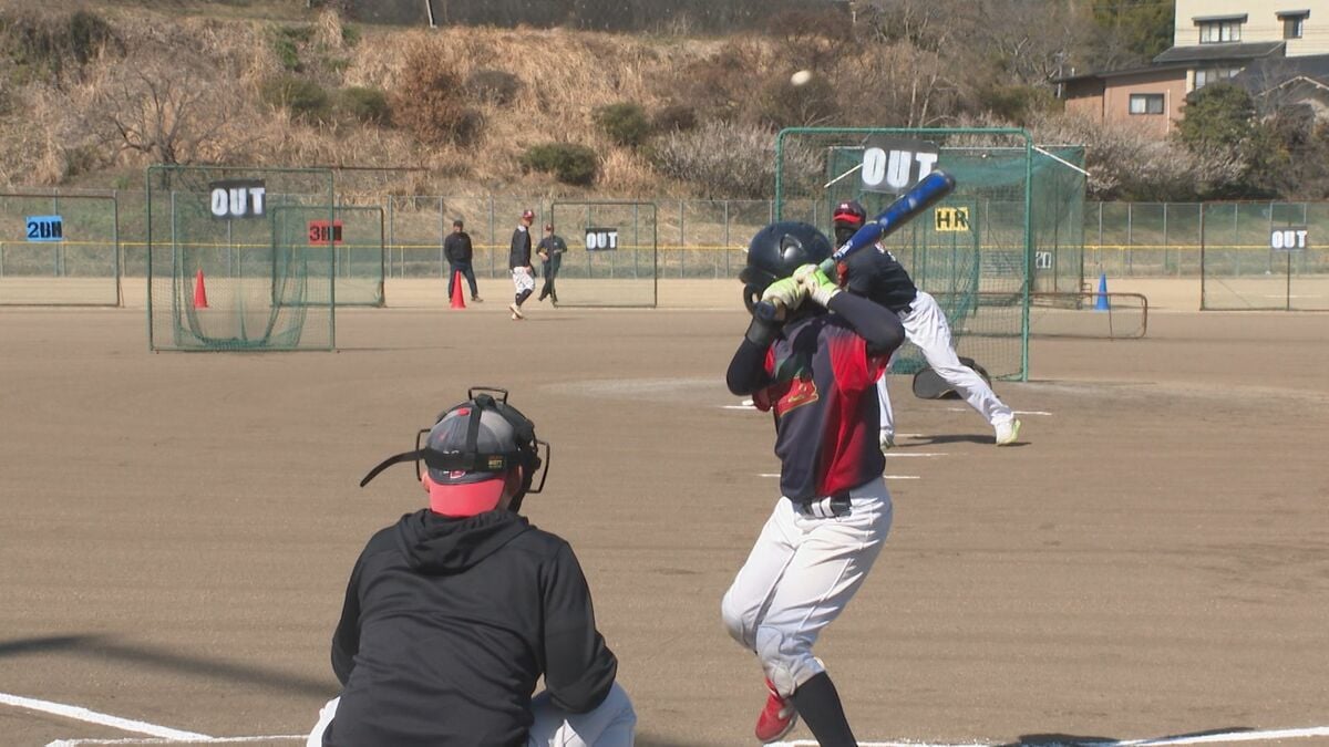 部員2人の由布高校野球部、小学生20人と“リアル野球盤”対決　快音響く　大分