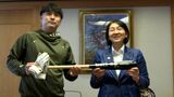 横浜DeNAベイスターズ・佐野恵太選手「活躍している姿を見せられるように」倉敷市長を表敬訪問【岡山】|TBS NEWS DIG