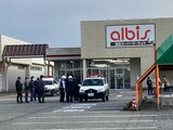 スーパーで万引きの男 警備員の男性(70代) 倒して逃走…男性は右肩の脱臼 警察は強盗傷害事件として男の行方追う 富山 | 富山のニュース|天気・防災|チューリップテレビ