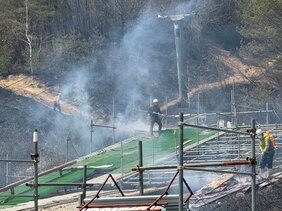 「野焼きをしていたら山に燃え移った」風で燃え広がるも「鎮圧」 一時11世帯に避難指示 広島県安芸太田町|TBS NEWS DIG