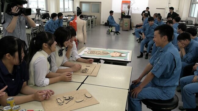 工業科と看護科の高校生が知恵を出し合い小学生向けの人体パズルを制作　互いの知識と技術を持ち寄って完成目指す【岡山】|TBS NEWS DIG
