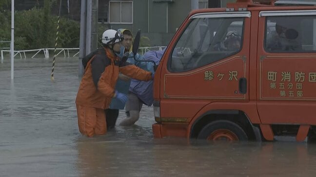 「外を見た時には家から出られない状態」未明に線状降水帯が発生の青森 3市町で記録的短時間大雨情報相次ぐ 1時間に約90ミリの猛烈な雨 道路冠水・住宅浸水 水没した車も…鯵ヶ沢町では24時間降水量 統計史上最大218.5ミリを観測 町は4年前にも豪雨被害|TBS NEWS DIG