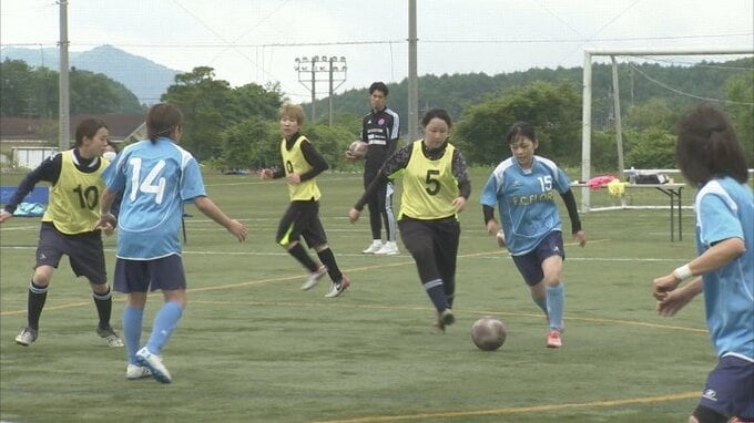 雨の中、元気あふれるプレー　女子サッカー大会　「ＦＣふじざくら山梨」が企画|TBS NEWS DIG