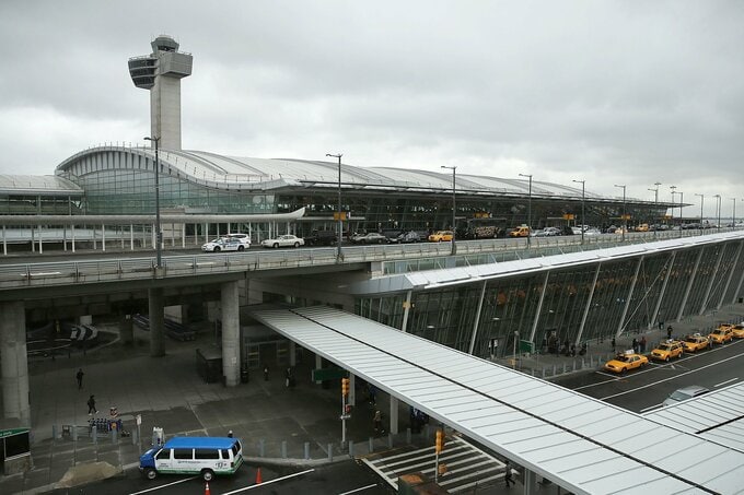 航空管制官の不足で飛行機到着せず、2時間待ちのニューヨーク都市圏