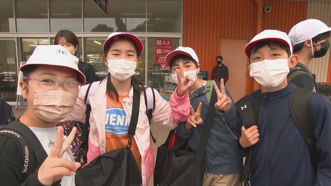 「絆深めて思い出に残る旅に」 大分市の小学校で修学旅行始まる 九州3県へ笑顔で出発　|　大分のニュース｜OBS NEWS｜大分放送