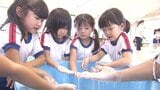 液体が固体にかわる不思議な現象 「ダイラタンシー」に園児の歓声が上がる 大分 | 大分のニュース|OBS NEWS|大分放送