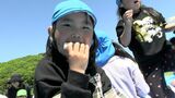 ハチミツを採取するレンゲ畑で園児らが “れんげパーティー” ハチミツを塗ったパンのご褒美も【岡山・津山市】|TBS NEWS DIG