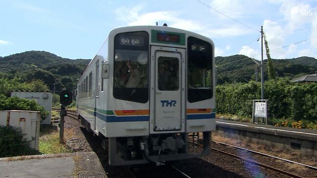 天浜線社長思わず「日本っていい国だ」ディーゼル列車の“心臓”守るエンジンオイル5本届くイラン情勢の影響で枯渇も減便危機を回避 支援名乗り出る企業も【独自】|TBS NEWS DIG