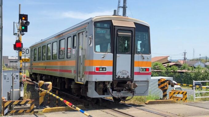 【JR姫新線】岩山駅～新見駅間で倒木に列車が接触　中国勝山駅～新見駅間で運転を見合わせ（午後1時40分現在）【岡山】　|　岡山・香川のニュース | 天気 | RSK山陽放送