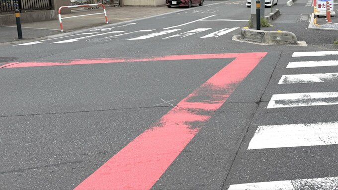 草加市で自転車運転の女性（40代）が大型トラックにひかれ死亡　トラック運転手を逮捕　自転車のチャイルドシートに同乗の6歳娘は軽傷　埼玉県警|TBS NEWS DIG