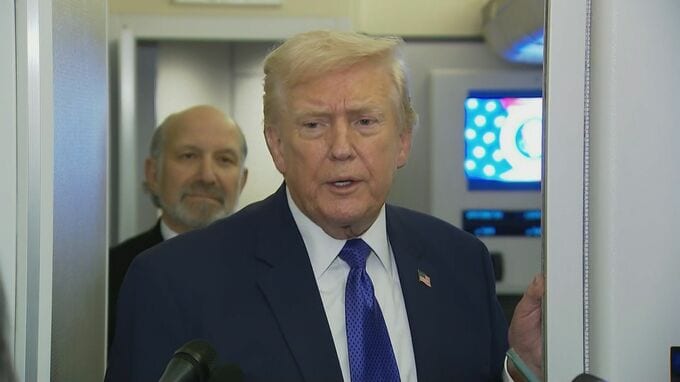 トランプ大統領　オバマ元大統領夫妻を類人猿に見立てた画像を投稿　批判殺到し削除