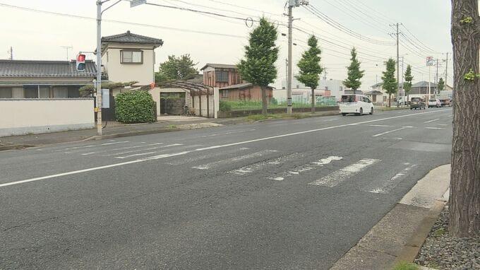 横断中の高齢女性が軽乗用車にはねられ重傷　軽乗用車運転の高齢男性を逮捕|TBS NEWS DIG