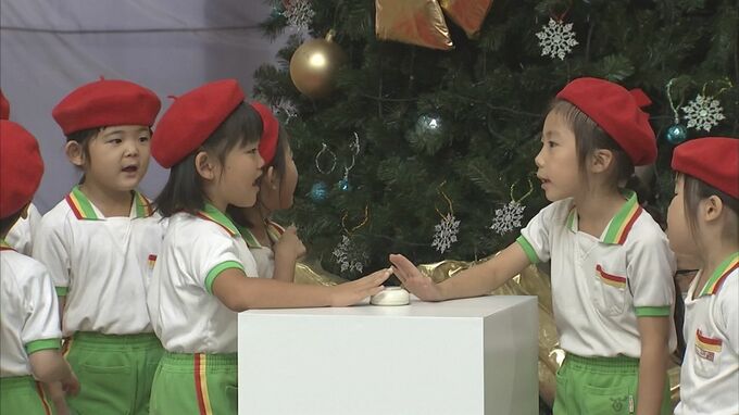 鳥取砂丘コナン空港に巨大クリスマスツリー　|　BSSニュース | BSS山陰放送