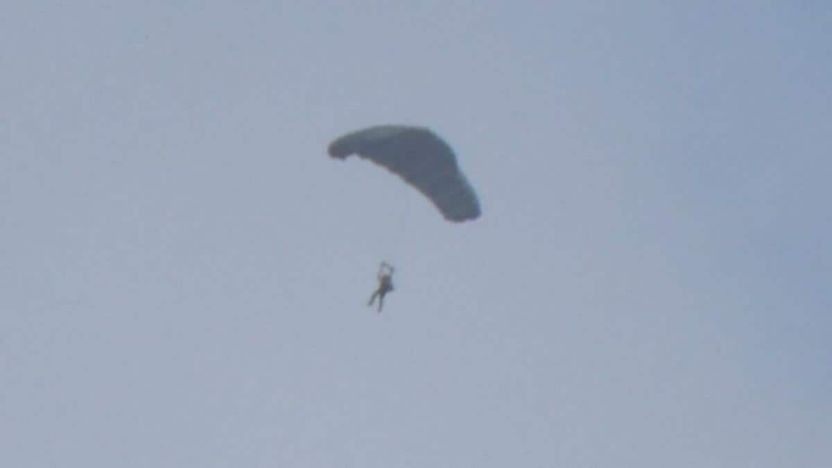例外”が常態化 米軍が嘉手納基地でパラシュート降下訓練を強行 今年9