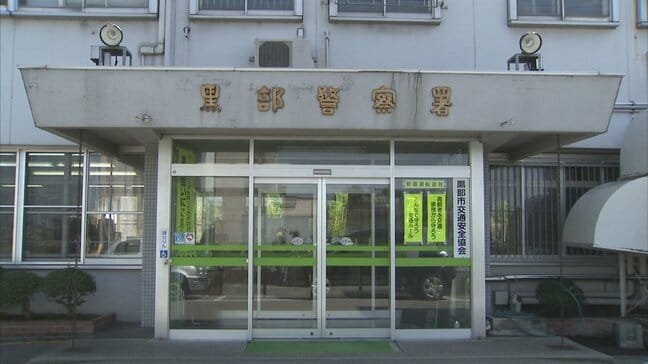 朝の県道で原付バイクが道路左側の電柱に衝突 運転していた78歳男性、左足骨折の重傷 富山・黒部市|TBS NEWS DIG