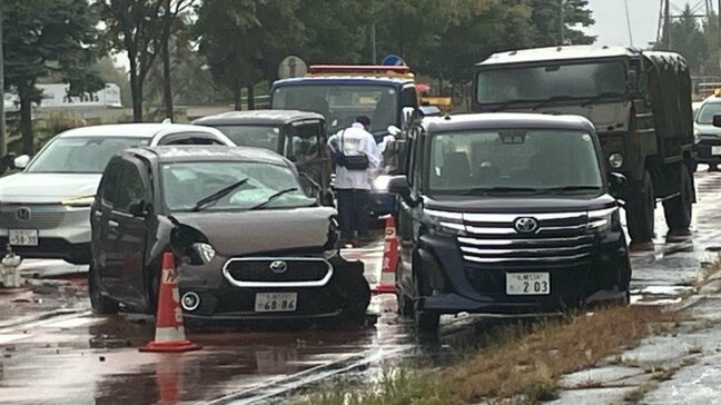 車9台の多重事故　乗用車1台の運転手が逃走…2人けが　ひき逃げ事件として捜査　【国道36号】北海道恵庭市|TBS NEWS DIG