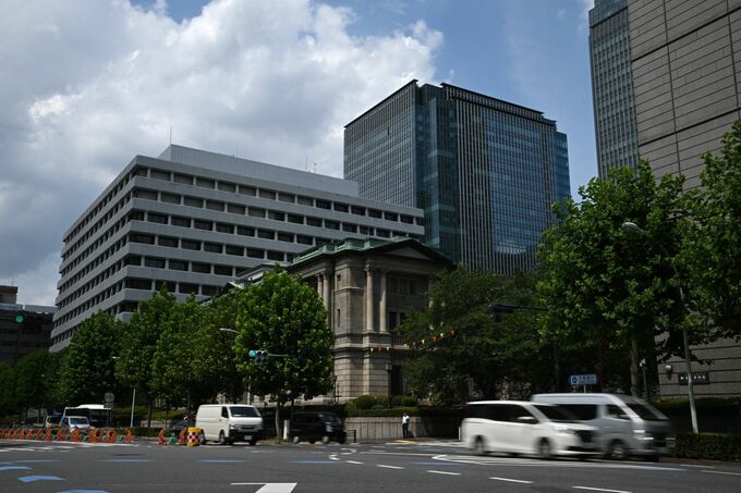 日本国債ツイストフラット化、追加利上げ後の景気警戒感を反映