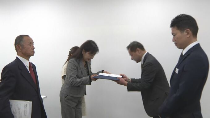 約2200人分の署名提出「美祢線早期復旧を」　地元団体がJRに要望|TBS NEWS DIG