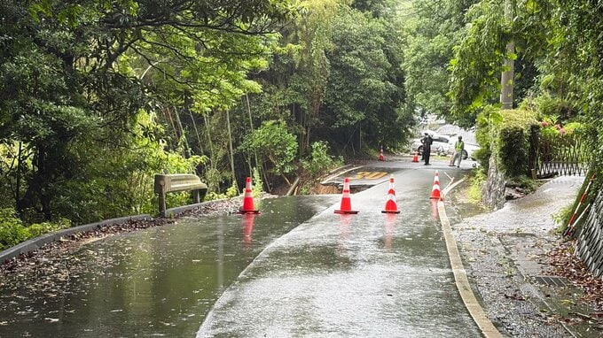 大雨で道路崩落 全面通行止め【佐世保市庵浦町 県道俵ヶ浦日野線】　|　長崎のニュース | 天気 | NBC長崎放送