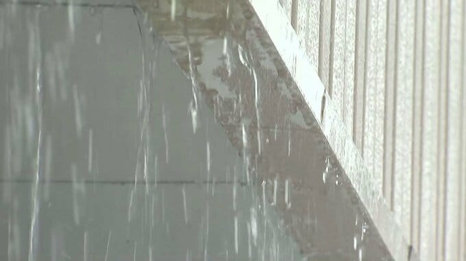 梅雨空戻る　霧と激しい雨で空の便欠航、高速道で通行止めも　大分|TBS NEWS DIG