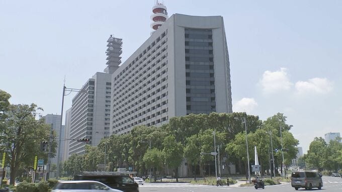 横断幕掲げ靖国神社春の例大祭を妨害疑い　韓国籍の男（64）現行犯逮捕　警視庁公安部|TBS NEWS DIG