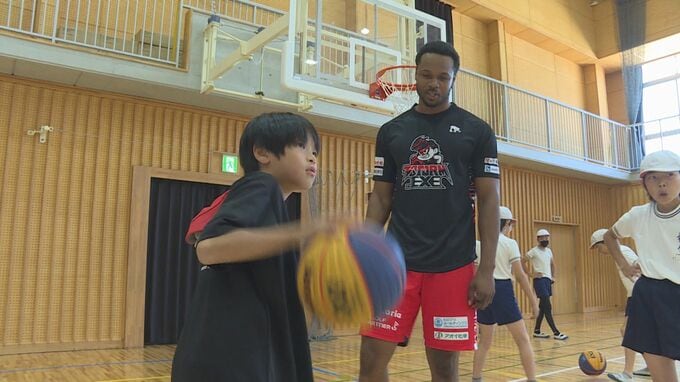 ３人制バスケットボールチーム“３ＳＴＯＲＭ”が小学生と交流　13日～国内最高峰の大会開催　山口・宇部　|　山口のニュース・天気・防災｜tys NEWS｜ｔｙｓテレビ山口