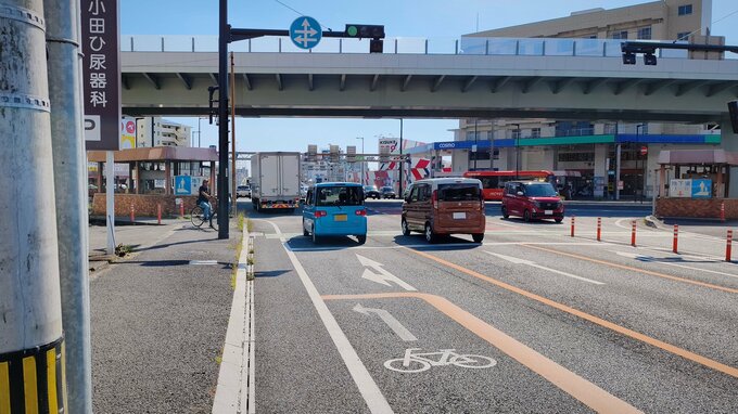 車両用信号が青でも進めない？自転車が交差点で見るべき信号と路面標示　警察に聞いてみると…|TBS NEWS DIG
