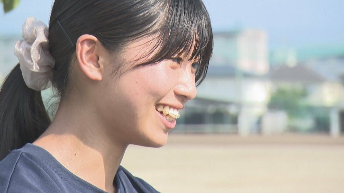 【山梨スポーツ記者会賞】インターハイ女子三段跳び優勝の野澤和心選手と柔道女子78キロ級2連覇の勝又美涼選手