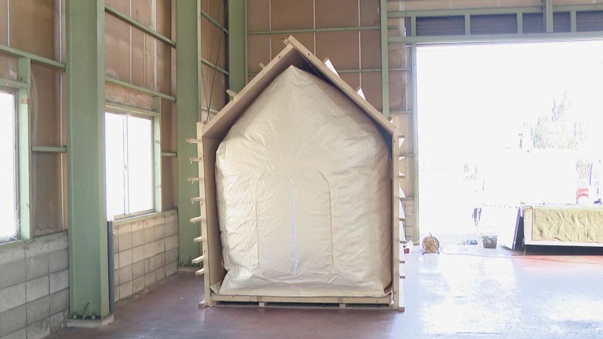 数時間で建つ“簡易住宅” インスタントハウスがさらに進化 ｢ホームベーカリーみたいに箱の中で膨らませる｣ 軽い･安い･部品が少ない