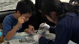 「指紋が浮かび上がってくるところが面白い」小学生が警察官の仕事体験 鑑識作業などに挑戦=静岡・下田警察署 | 静岡のニュース | SBSNEWS | 静岡放送