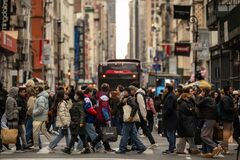 米消費者信頼感、予想外の低下－トランプ政策不透明で見通し曇る| TBS CROSS DIG with Bloomberg