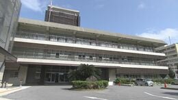 出産したばかりの赤ちゃんを自分の胸に押し付け殺害　母親に懲役4年の実刑判決　沖縄市|TBS NEWS DIG