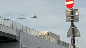 【速報】国道2号の工事現場で誘導員の男性が大型トラックにはねられ死亡 運転手の男(50代)を過失運転致傷の容疑で現行犯逮捕【岡山】|TBS NEWS DIG