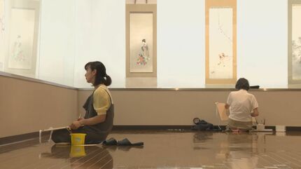 夏休みの自由研究に…小学生が美術館で“自分だけの掛け軸作り” 本物の