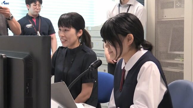 地元高校生が防災無線で投票を呼びかけるメッセージ収録　岩手・久慈市|TBS NEWS DIG