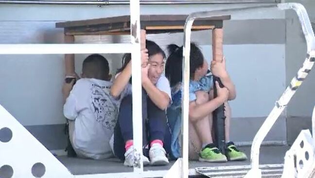 「すごく揺れてびっくり」小学生が震度5弱を体験　県庁見学に地震体験コースが新設　記者が能登半島地震と同じ震度7を体験してみると・・・|TBS NEWS DIG