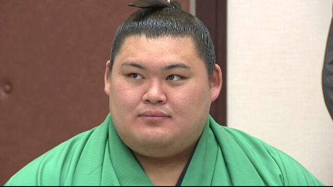 大の里に化粧まわし贈呈 “大横綱への願い”を込め富士山などをデザイン 「すごく楽しみでワクワク」と土俵入りに胸を膨らませる|TBS NEWS DIG