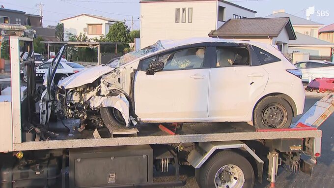 「右手に窓のフレームが刺さっている」乗用車が民家などに衝突、横転する事故 運転手の高齢男性が死亡＝浜松市|TBS NEWS DIG