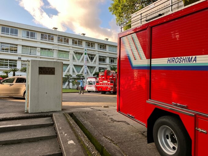 「理科準備室から黒煙が出ている」市立中学校に消防が出動　約30分後に鎮火も 室内のゴミなど焼く　広島　|　RCC NEWS | 広島ニュース | RCC中国放送