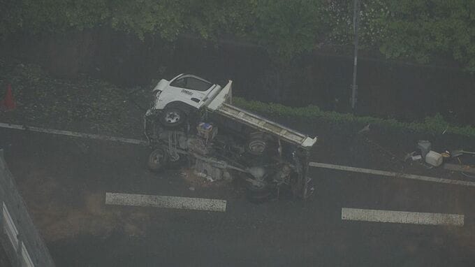 【速報】トラックが高速結ぶ道路から落下 “ガードレールを突き破って国道に落ちた” 50代男性を病院に搬送 名古屋･緑区 　|　名古屋・愛知・岐阜・三重のニュース【CBC news】 | CBC web