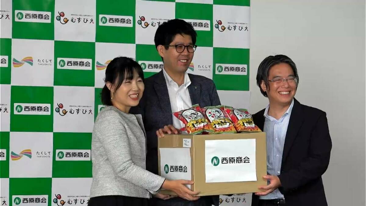 地域社会で子ども育てる」西原商会がこども食堂に菓子3万袋寄贈 鹿児島