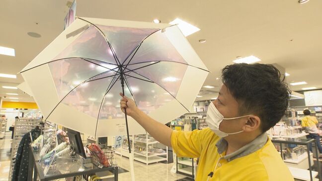 雨の日を彩る進化系レイングッズ　ファッション性に優れた商品続々登場|TBS NEWS DIG