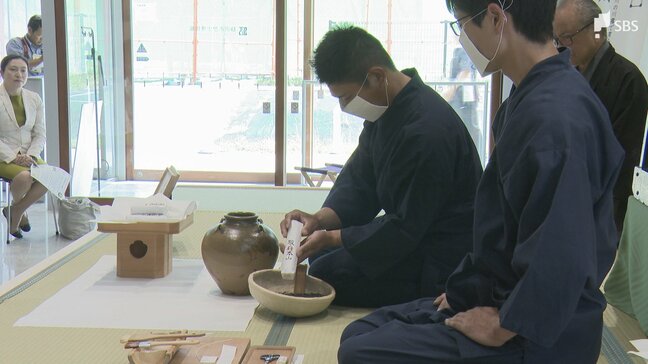 家康公に思いをはせて…新茶を茶壷に封印し熟成する「茶詰めの儀」を静岡市で再現|TBS NEWS DIG
