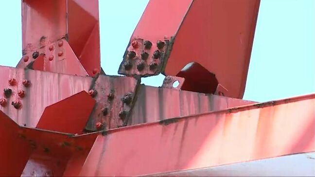 国道8号『上輪橋』の鉄骨に複数の亀裂や腐食を確認　16日午後から応急処置も通行止め解除のめど立たず　新潟・柏崎市|TBS NEWS DIG